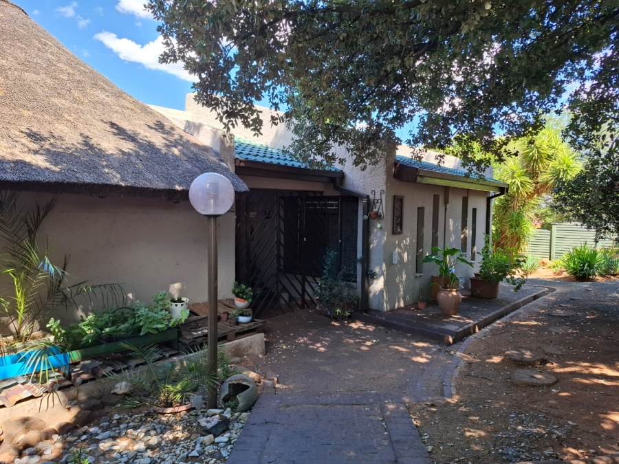 4 Bedroom Property for Sale in Pellissier Free State